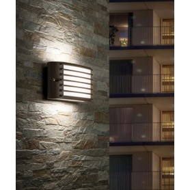 SOVIL Grid 99501 Lampada da Parete per Esterno a LED ambientata