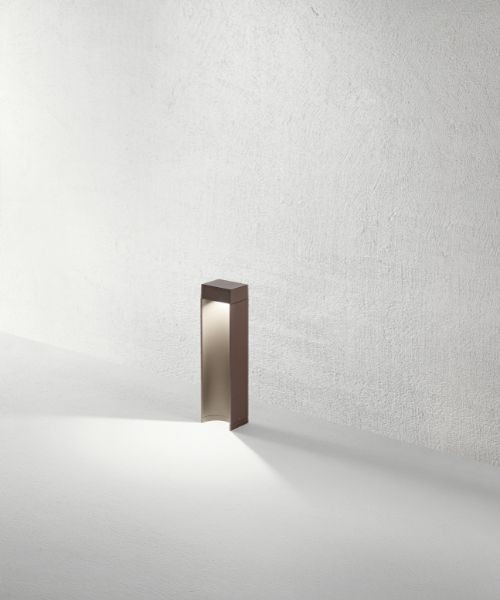 ISYLUCE Aspen Quadra Small Outdoor Floor Lamp 2 Colors