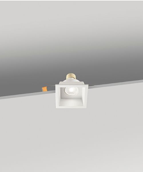 ISYLUCE Simplie 711 Squared aluminium recessed spotlight  2 colors